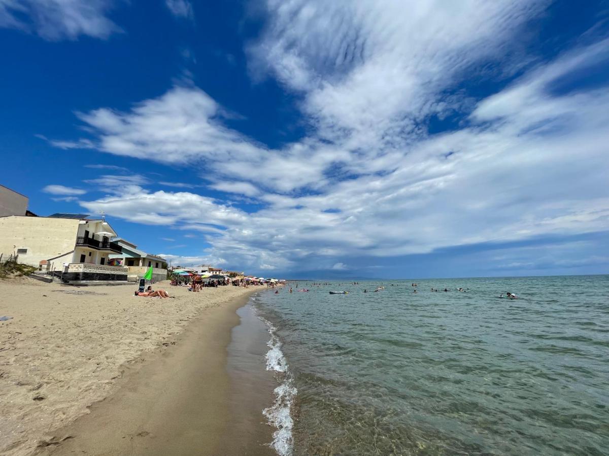 Paradiso Fronte Mare Agnone Bagni Eksteriør billede