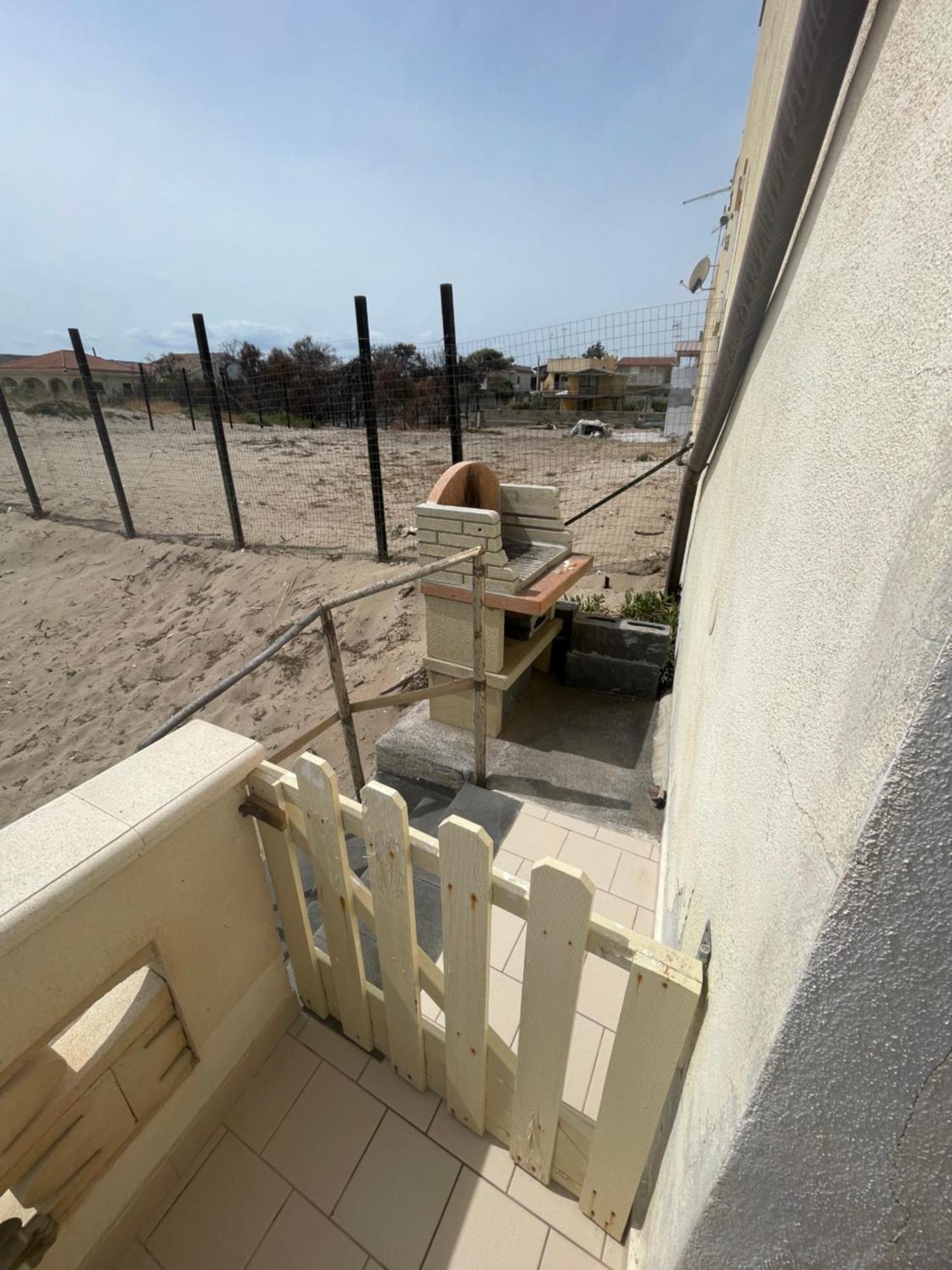 Paradiso Fronte Mare Agnone Bagni Eksteriør billede