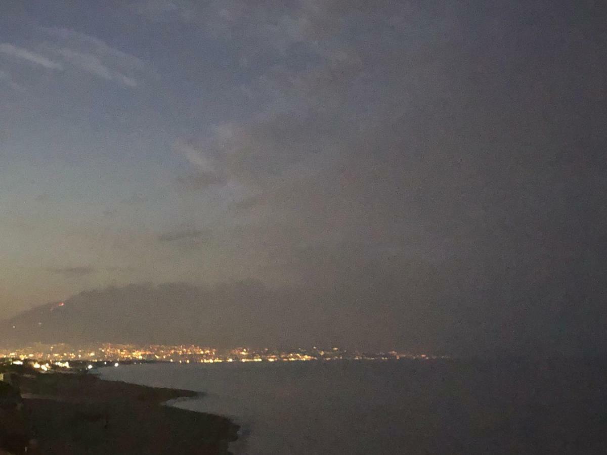 Paradiso Fronte Mare Agnone Bagni Eksteriør billede