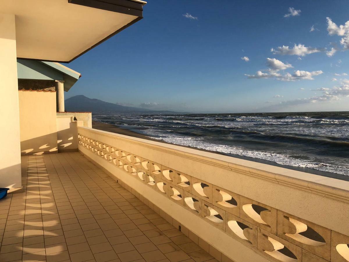 Paradiso Fronte Mare Agnone Bagni Eksteriør billede